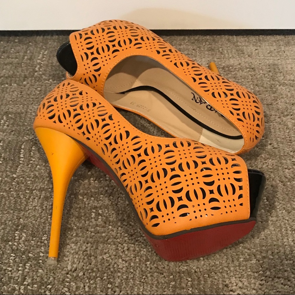 Heels - Picture 4 of 5